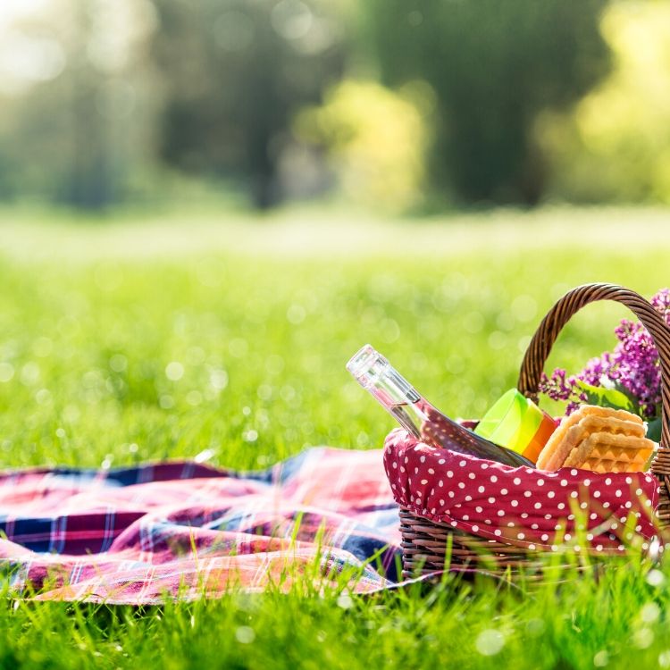 Summer Newlywed Basket
